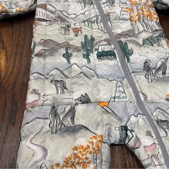 The North Face Thermoball™ One-Piece TNF White Like A Wolf Print 12-18 Months - Picture 2 of 12